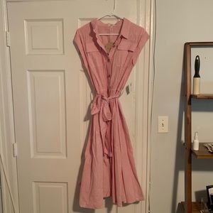 Button-down striped shirtdress—with pockets!